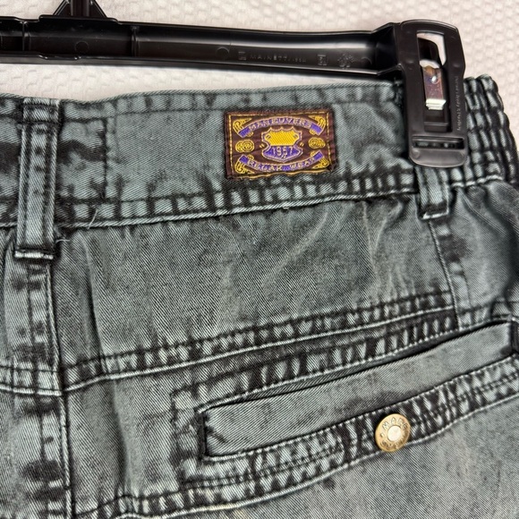 Vintage Maneuvers Jean Shorts - Picture 8 of 8